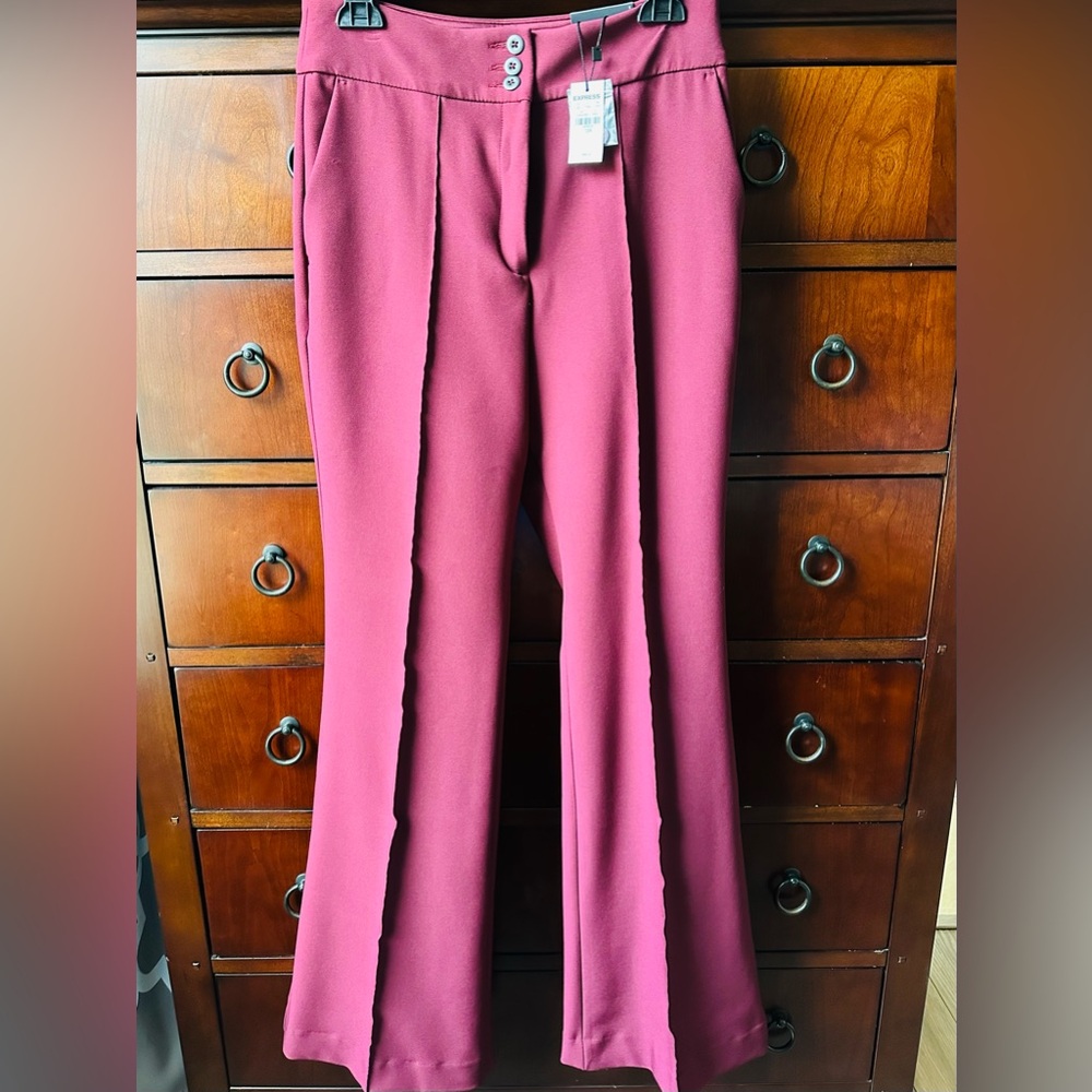 Express Editor Flare Super High Rise Pants. NWT